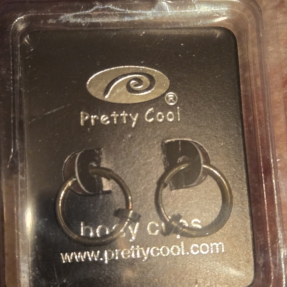 PRETTY COOL Jewelry - PRETTY COOL BODY CLIPS